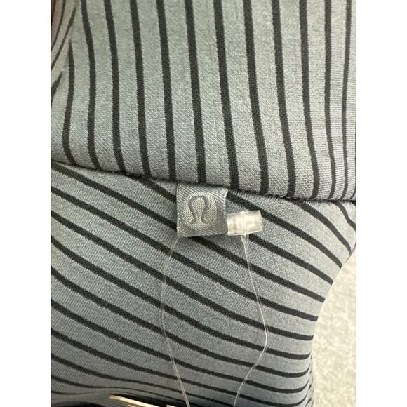 NWT Lululemon Shape Shorts 3” Sterling Grey and Black Stripe Shorts _ Size 4 - Picture 7 of 10